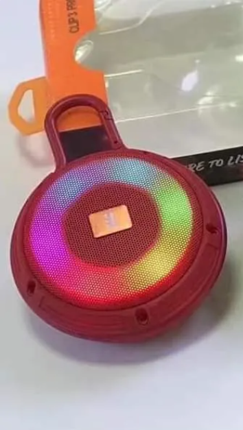 Altavoz Clip 3 Pro - Portátil, Bluetooth, Resistente al Agua, Ideal para Aventura